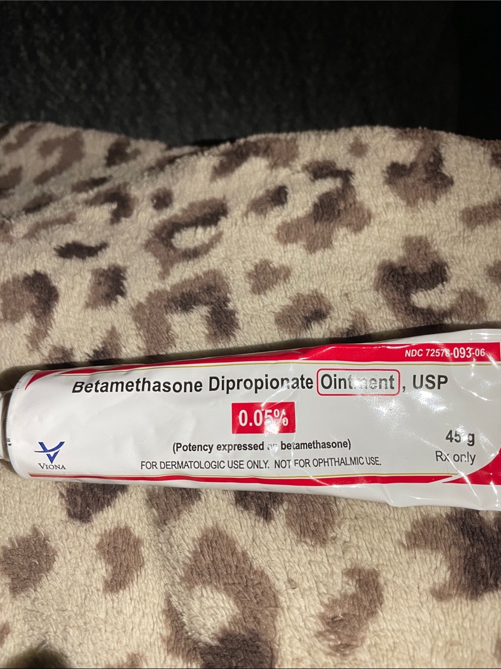 Betamethasone Dipropionate 0.05% Ointment – Medicated Skin Treatment (White)